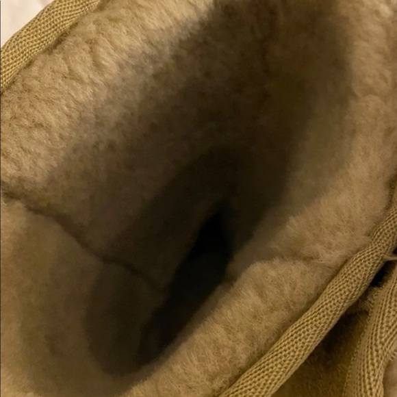 Uggs size 8 - Picture 4 of 6
